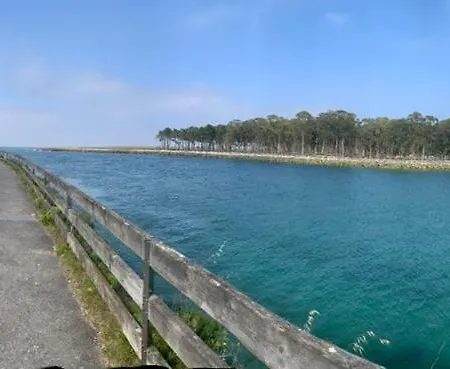 Playa El Puntal Asturias 比利亚维西奥萨