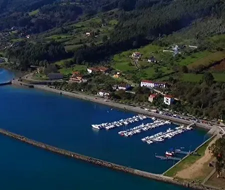 Playa El Puntal Asturias 公寓 *